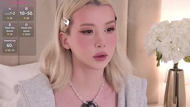 Snapshot of Nesolla chatting on September 9, 10:25 am Nesolla online show from September 9, 10:25 am