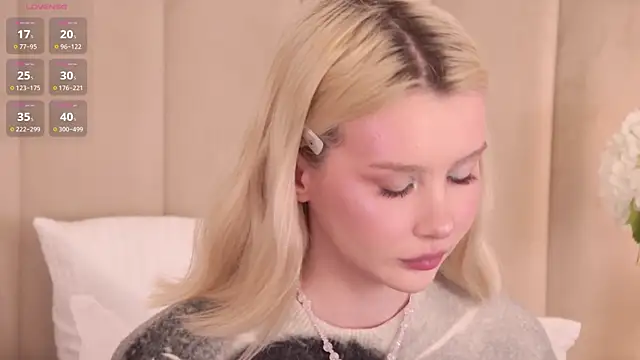 Snapshot of Nesolla chatting on September 16, 7:26 pm Nesolla online show from September 16, 7:26 pm