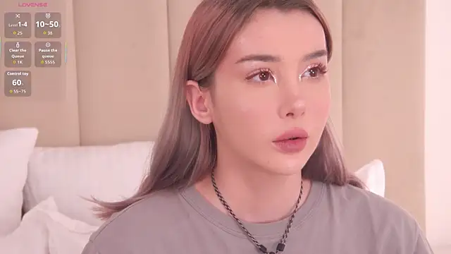 Snapshot of Nesolla chatting on December 14, 10:15 pm Nesolla online show from December 14, 10:15 pm