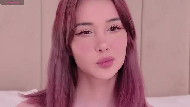 Snapshot of Nesolla chatting on November 17, 1:04 pm Nesolla online show from November 17, 1:04 pm