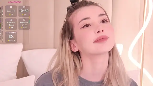 Snapshot of Nesolla chatting on February 26, 8:20 pm Nesolla online show from February 26, 8:20 pm