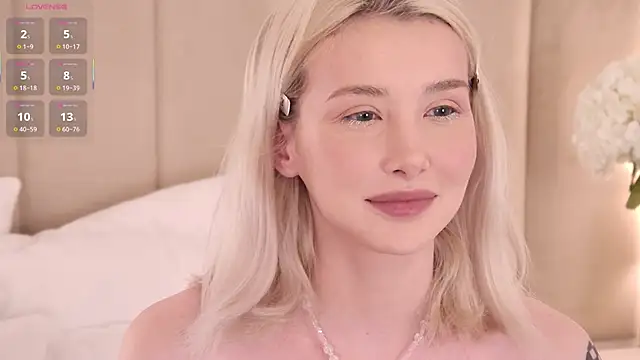 Snapshot of Nesolla chatting on September 25, 7:42 pm Nesolla online show from September 25, 7:42 pm