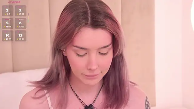 Snapshot of Nesolla chatting on December 5, 11:42 am Nesolla online show from December 5, 11:42 am