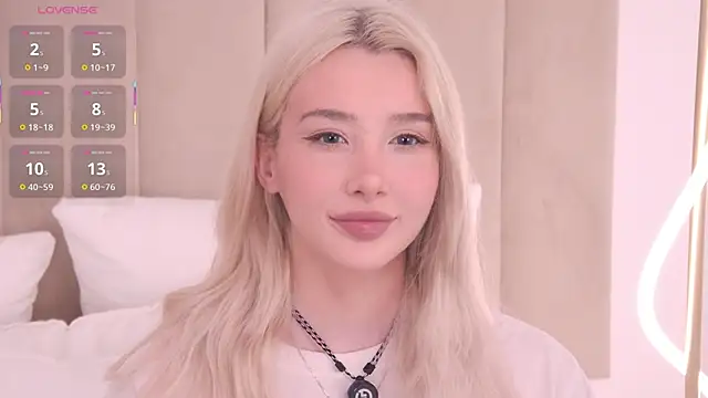 Snapshot of Nesolla chatting on June 18, 1:27 pm Nesolla online show from June 18, 1:27 pm