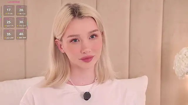 Snapshot of Nesolla chatting on September 22, 7:53 pm Nesolla online show from September 22, 7:53 pm