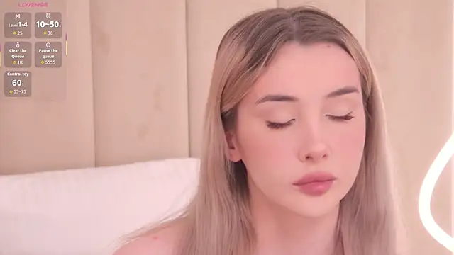 Snapshot of Nesolla chatting on January 6, 10:47 pm Nesolla online show from January 6, 10:47 pm