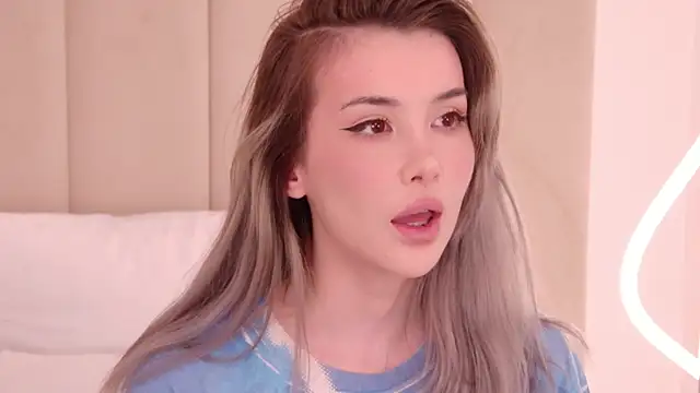 Nesolla online show from March 30, 9:11 am