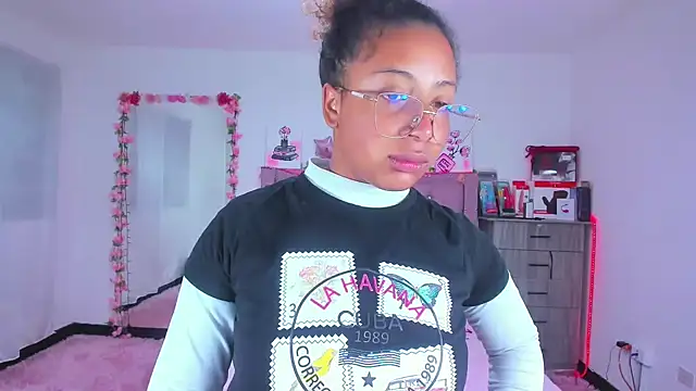Snapshot of Gabi_Jhons_23 chatting on September 9, 10:36 am Gabi Jhons 23 online show from September 9, 10:36 am