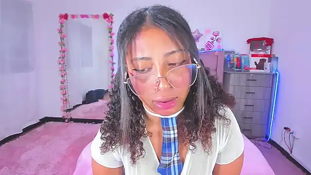 Snapshot of Gabi_Jhons_23 chatting on October 1, 1:00 am Gabi Jhons 23 online show from October 1, 1:00 am