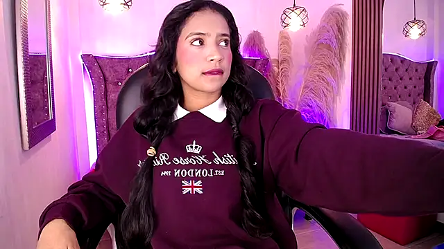 SophiaWalker 1 online show from December 4, 12:15 pm