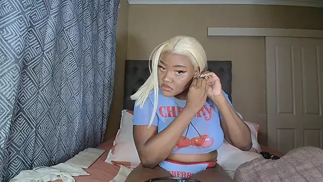 nanababe1 online show from March 8, 11:02 am