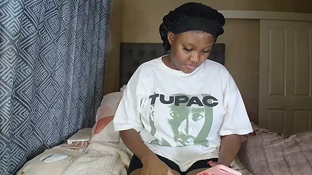 nanababe1 online show from April 4, 8:10 am