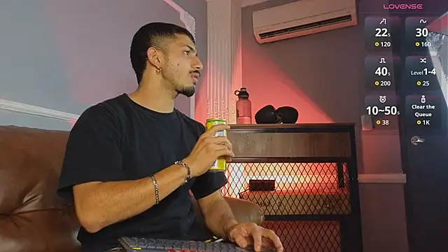 ArturoCardona  online show from December 17, 9:31 pm