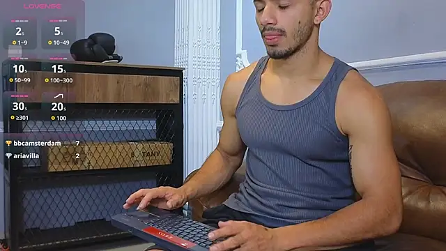 ArturoCardona  online show from October 9, 12:17 pm