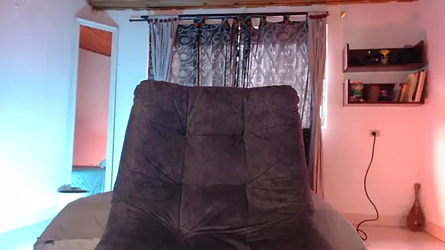 ArturoCardona  online show from May 25, 9:24 pm