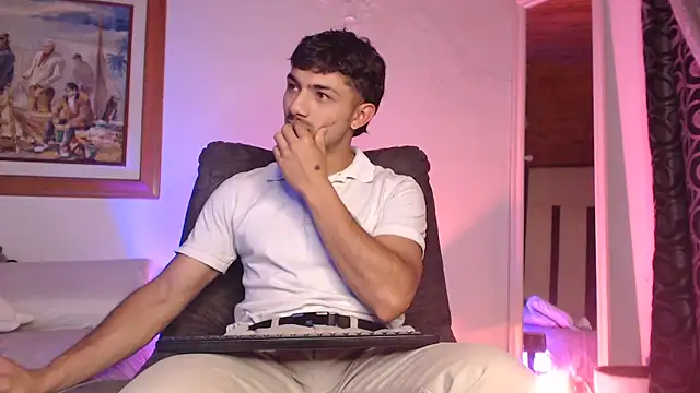 ArturoCardona  online show from March 19, 11:38 pm