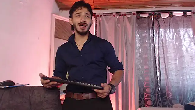 ArturoCardona  online show from May 22, 5:55 pm