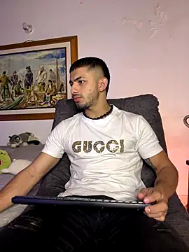 ArturoCardona  online show from November 26, 11:32 am