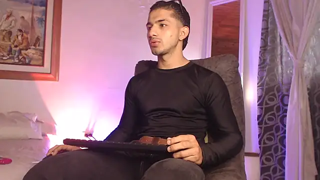 ArturoCardona  online show from March 13, 12:54 pm