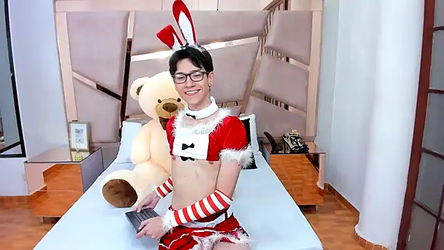 AustinFluf online show from September 19, 11:47 am