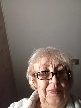 Snapshot of Anatolia5961 chatting on November 22, 2:10 am Anatolia5961 online show from November 22, 2:10 am