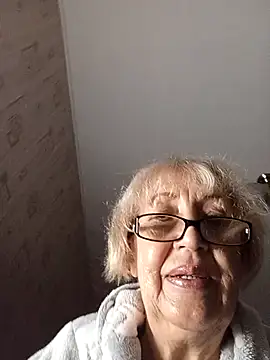 Snapshot of Anatolia5961 chatting on November 14, 3:54 am Anatolia5961 online show from November 14, 3:54 am