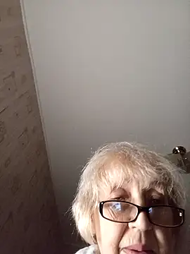 Snapshot of Anatolia5961 chatting on December 1, 3:29 am Anatolia5961 online show from December 1, 3:29 am