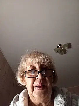 Snapshot of Anatolia5961 chatting on November 27, 6:52 pm Anatolia5961 online show from November 27, 6:52 pm