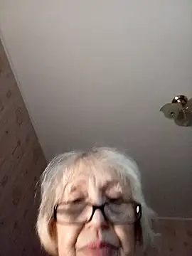 Snapshot of Anatolia5961 chatting on November 19, 5:18 am Anatolia5961 online show from November 19, 5:18 am