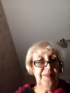 Snapshot of Anatolia5961 chatting on November 17, 4:00 pm Anatolia5961 online show from November 17, 4:00 pm