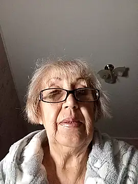 Snapshot of Anatolia5961 chatting on October 22, 3:28 am Anatolia5961 online show from October 22, 3:28 am