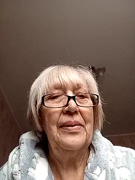 Snapshot of Anatolia5961 chatting on December 2, 7:32 am Anatolia5961 online show from December 2, 7:32 am