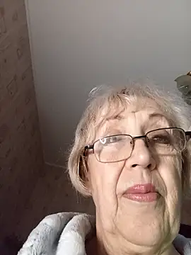 Snapshot of Anatolia5961 chatting on October 31, 4:20 am Anatolia5961 online show from October 31, 4:20 am