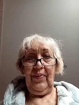 Snapshot of Anatolia5961 chatting on November 16, 8:19 am Anatolia5961 online show from November 16, 8:19 am