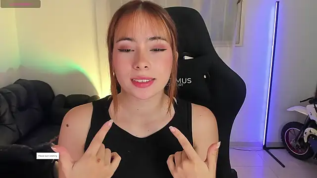 Snapshot of Aishelyng chatting on November 27, 4:02 am Aishelyng online show from November 27, 4:02 am