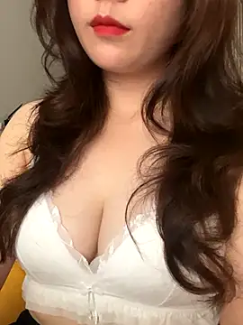 Snapshot of Linda288 chatting on November 6, 5:33 am Linda288 online show from November 6, 5:33 am