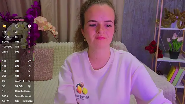 Snapshot of Luisa_Rosee chatting on May 29, 6:47 pm Luisa Rosee online show from May 29, 6:47 pm