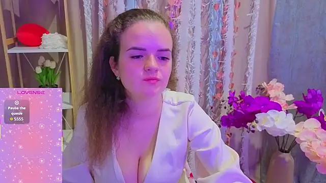 Luisa Rosee online show from April 15, 6:23 pm