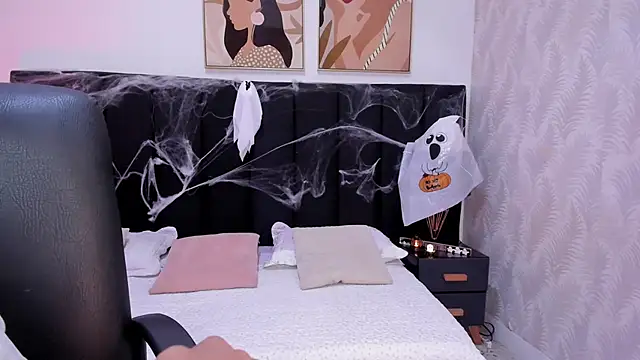 Snapshot of kaylaadams7 chatting on October 30, 11:41 am kaylaadams7 online show from October 30, 11:41 am