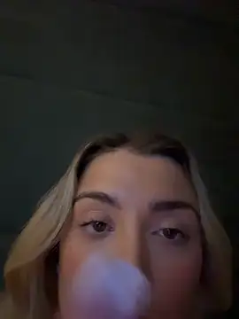 Snapshot of ellariverss chatting on September 17, 4:53 pm ellariverss online show from September 17, 4:53 pm