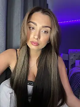 ellariverss online show from June 12, 3:59 am