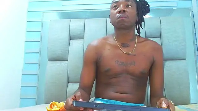 Snapshot of Black_Fire10 chatting on December 16, 5:50 pm Black Fire10 online show from December 16, 5:50 pm