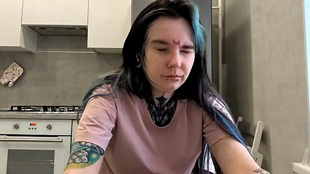 HighelikeGirl online show from March 12, 7:45 am