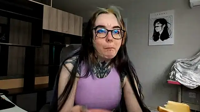 HighelikeGirl online show from November 9, 7:45 am