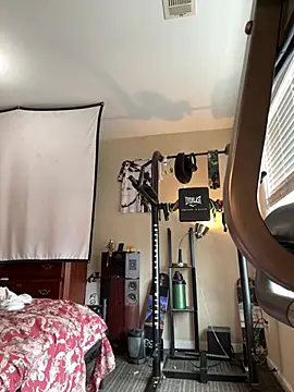 Snapshot of KeYBuMp323 chatting on February 18, 5:31 pm KeYBuMp323 online show from February 18, 5:31 pm