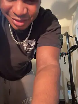 Snapshot of KeYBuMp323 chatting on January 18, 3:43 am KeYBuMp323 online show from January 18, 3:43 am