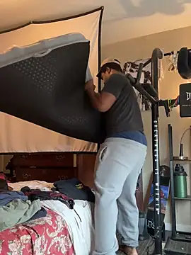 Snapshot of KeYBuMp323 chatting on February 11, 3:23 pm KeYBuMp323 online show from February 11, 3:23 pm