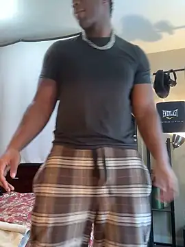 Snapshot of KeYBuMp323 chatting on February 15, 5:23 pm KeYBuMp323 online show from February 15, 5:23 pm