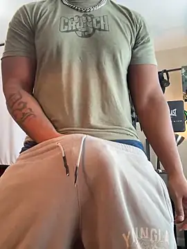 Snapshot of KeYBuMp323 chatting on February 27, 4:40 pm KeYBuMp323 online show from February 27, 4:40 pm