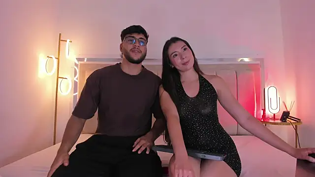 Snapshot of MikeandLucy chatting on October 16, 1:30 pm MikeandLucy online show from October 16, 1:30 pm